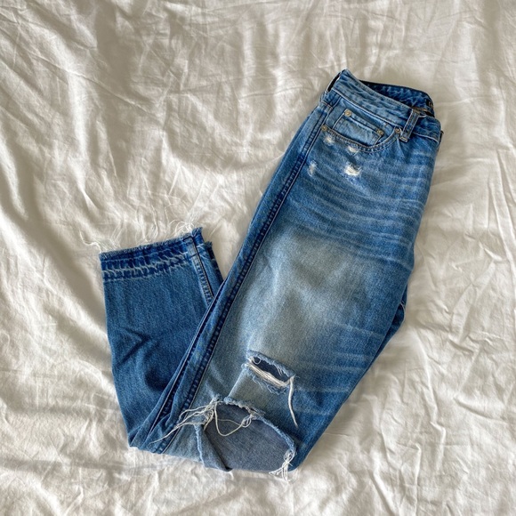 2/$50💙 CLOSET CLEAN OUT: Abercrombie & Fitch straight leg ripped jeans - Picture 2 of 7